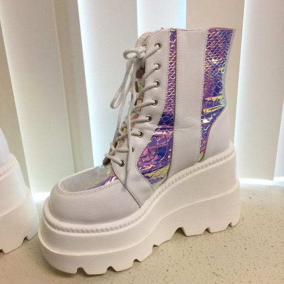 PRE LOVED Cape Robbin -Liquid Love Platforms Boots WHT/9- SH218 - Picture 7 of 10